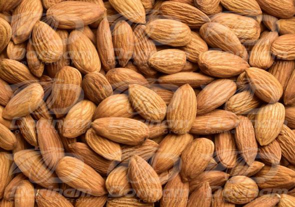 What is the benefit of mamra almond?