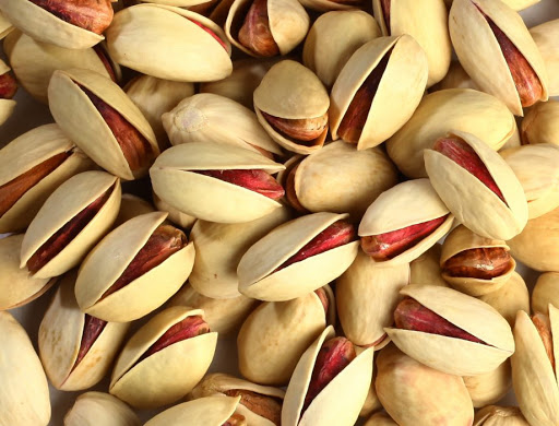 Sale of white pistachios Ahmad Aghaei in India