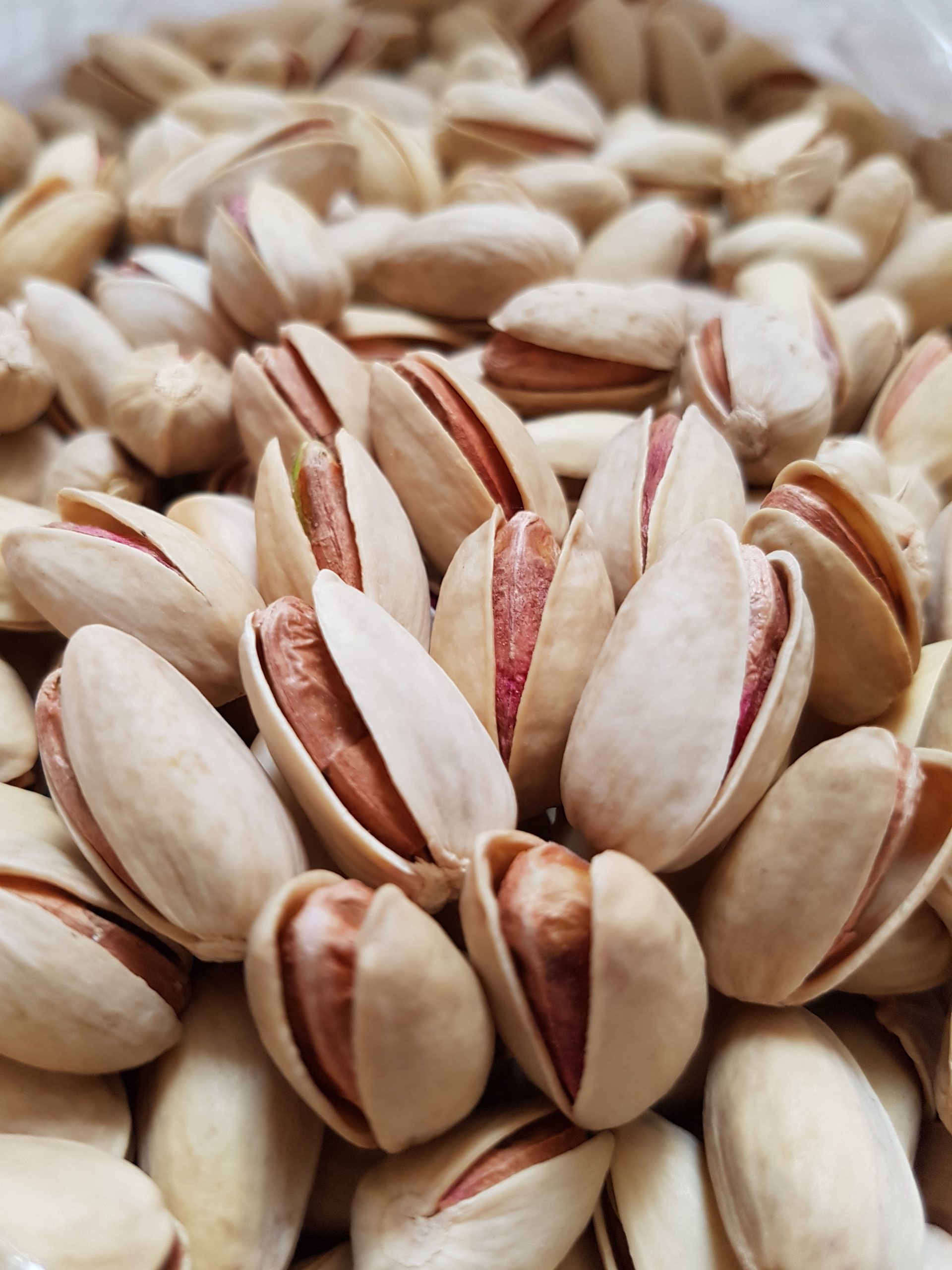Export of Iranian smiling pistachios to Oman
