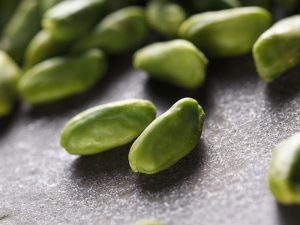Double-skinned green pistachio kernels in China