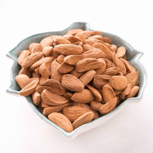 difference between Mamra almonds and paper-skinned almonds