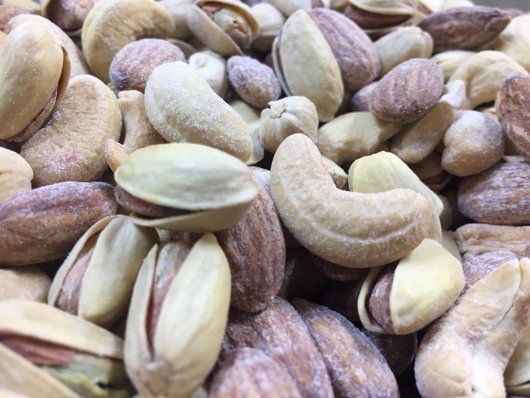 Exporters of Iranian nuts and pistachios to the UAE