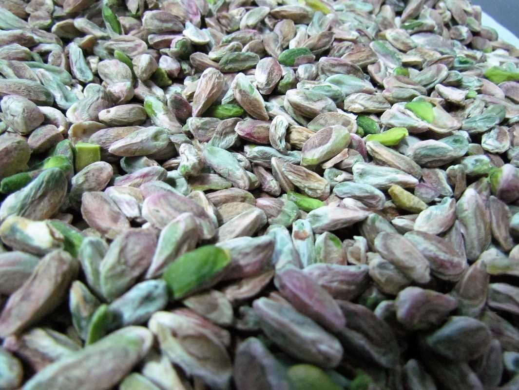 Delivery of quality pistachio kernels in the port of Navashiva