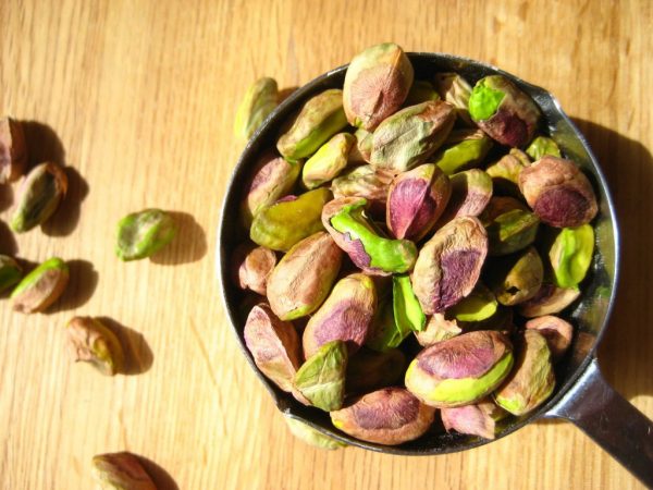 Major purchase of Iranian green pistachio kernels to produce pistachio powder