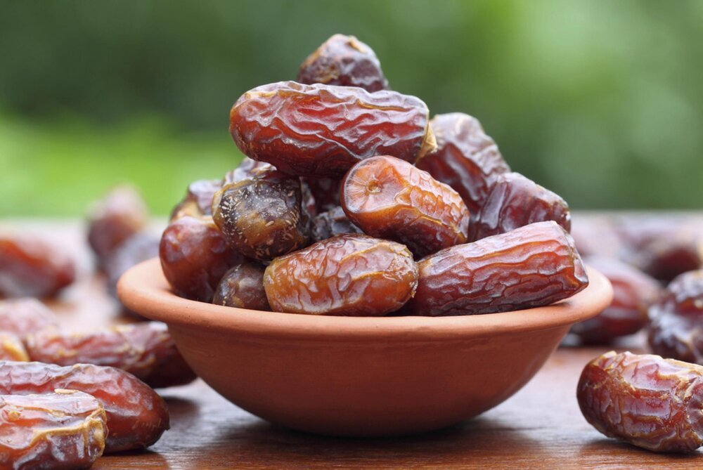Direct Purchase of Pistachios and Dates in Bulk